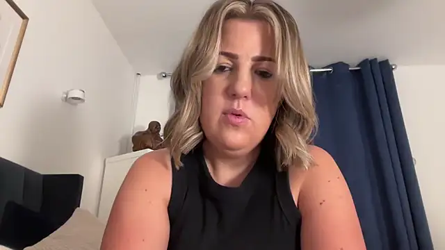 annabellewarick online show from May 2026 08:59:01 PM