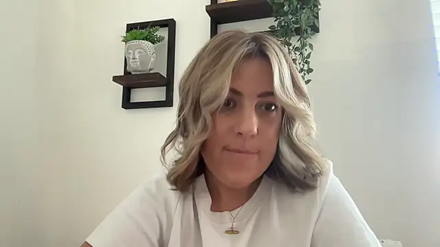 Snapshot of annabellewarick chatting on July 2026 01:28:01 PM annabellewarick online show from July 2026 01:28:01 PM