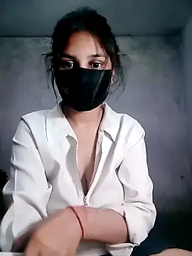 Divya3107 online show from April 2026 07:09:01 AM