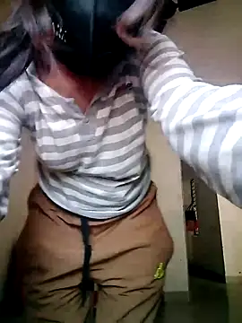 Divya3107 online show from April 2026 08:57:02 AM