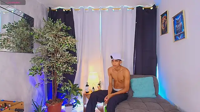 Wild lovers  online show from June 2026 07:30:02 PM