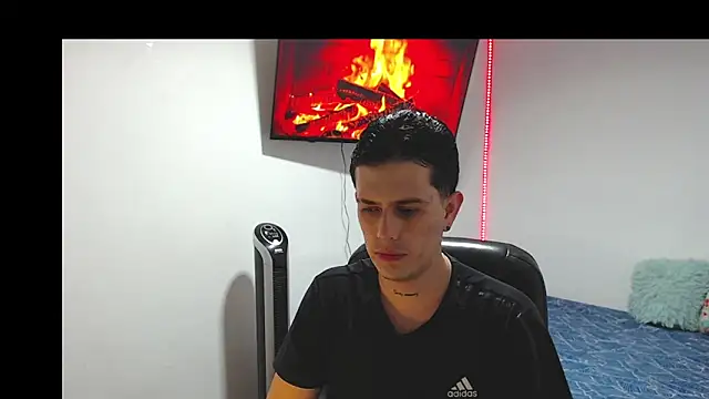 JUAN CAMILOXXX online show from March 2026 04:17:02 AM