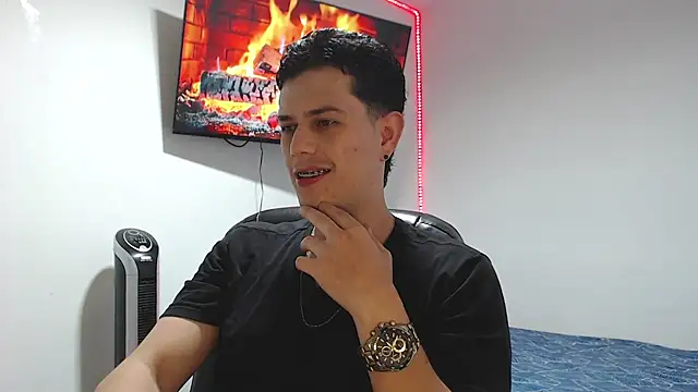 JUAN CAMILOXXX online show from April 2026 04:28:02 AM