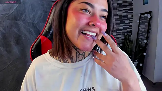 Sophiia cherry online show from April 2026 07:08:02 PM