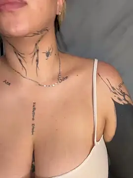 CarolQueen1  online show from March 2026 01:06:01 PM