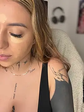 CarolQueen1  online show from April 2026 12:49:01 PM