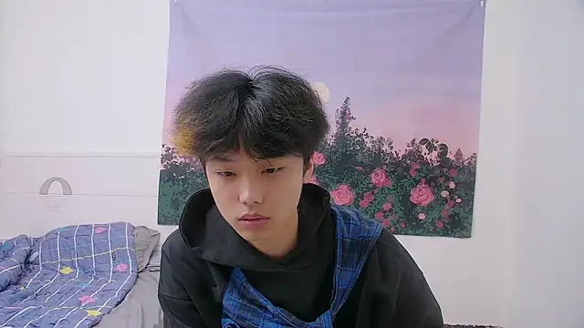 icecream-002 online show from April 2026 11:15:02 AM