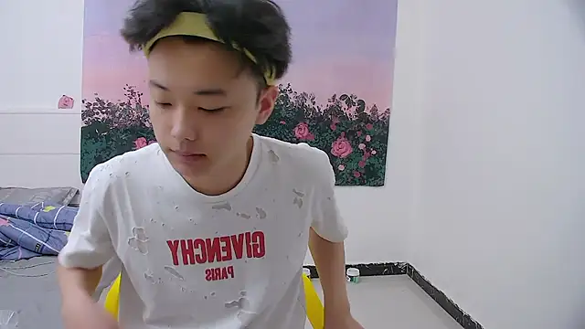 icecream-002 online show from April 2026 11:42:01 AM