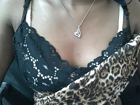 Couplehot00 online show from March 2026 08:09:01 AM