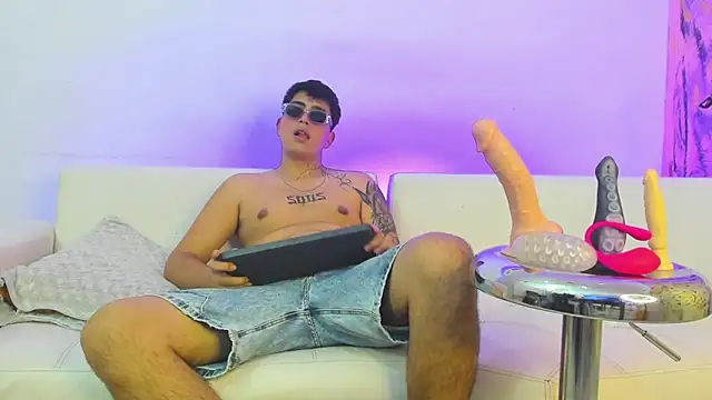 ThomasThundr online show from April 2026 06:30:02 AM