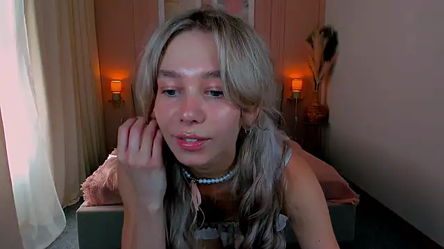 LuluAlis online show from May 2026 01:16:02 PM