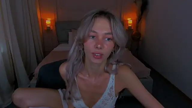 Snapshot of LuluAlis chatting on July 2026 02:19:01 PM LuluAlis online show from July 2026 02:19:01 PM