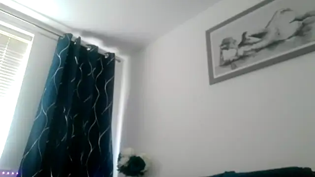 Miss juicy babes69 online show from March 2026 12:00:01 PM