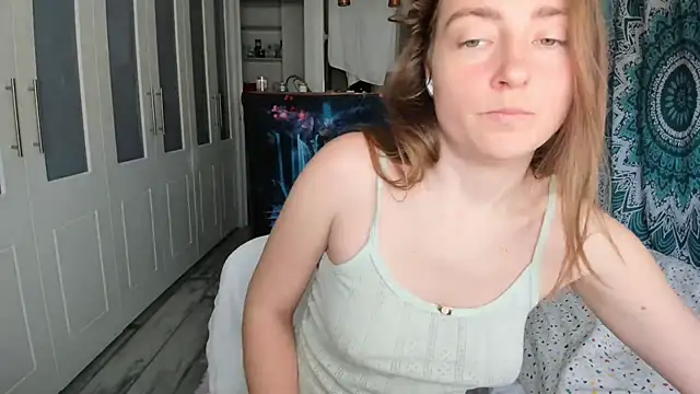 LiaSasha online show from April 2026 01:36:01 PM