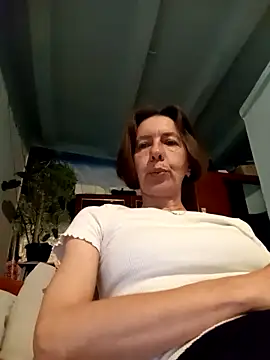 Snapshot of Tania9876 chatting on May 2026 06:34:02 PM Tania9876 online show from May 2026 06:34:02 PM