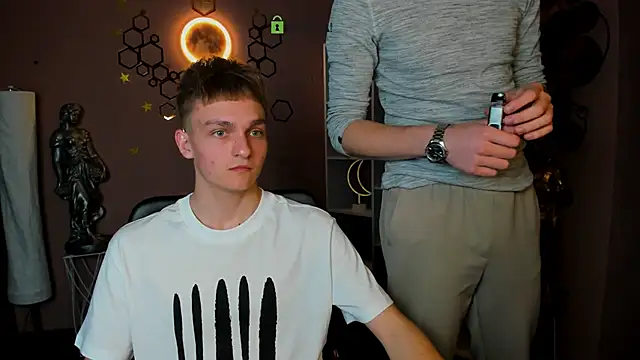 john lik online show from April 2026 07:11:01 PM