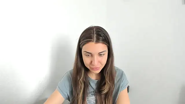 summmmersky1 online show from April 2026 11:26:02 AM