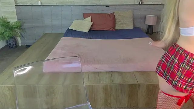 IceBlueBabe online show from May 2026 07:21:01 PM