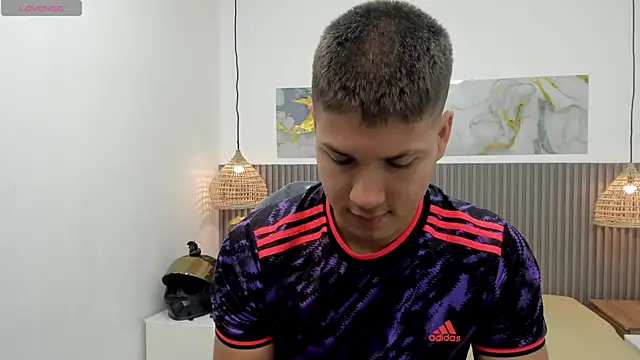 AlessandroFranco online show from April 2026 01:16:02 PM