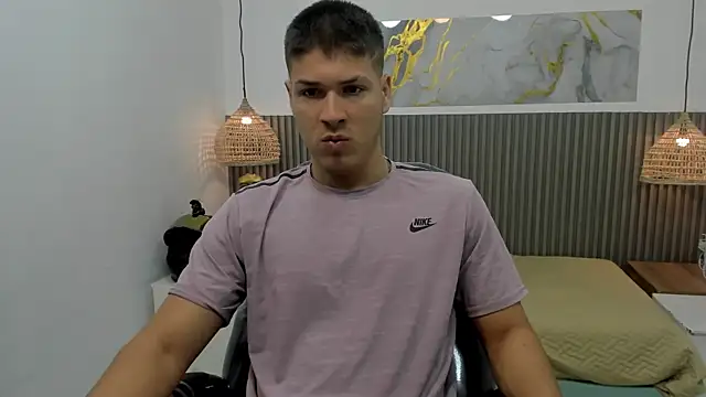 AlessandroFranco online show from April 2026 02:02:02 PM