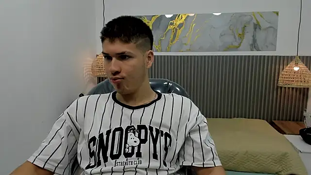 AlessandroFranco online show from April 2026 01:45:02 PM