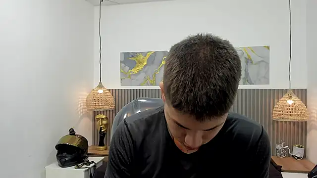 AlessandroFranco online show from April 2026 01:04:01 PM