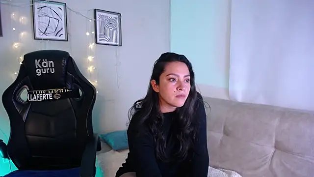 Siara Belle online show from April 2026 09:45:02 PM