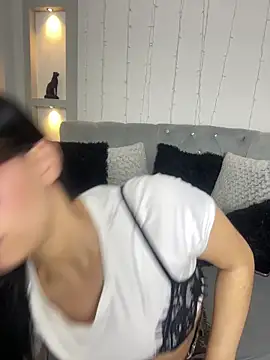 Snapshot of Queen_Chanel_XXX chatting on June 2026 08:20:02 PM Queen Chanel XXX online show from June 2026 08:20:02 PM