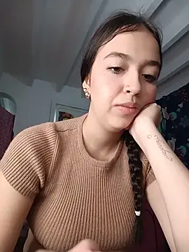 Kitty Loveee online show from May 2026 09:53:02 PM