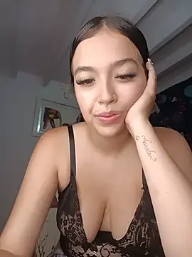 Kitty Loveee online show from June 2026 11:40:01 PM
