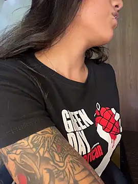 Twoshotsparty420 online show from April 2026 04:22:01 PM