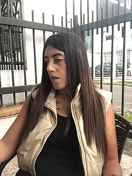 Snapshot of Electra_Pinkk chatting on May 2026 02:03:02 PM Electra Pinkk online show from May 2026 02:03:02 PM