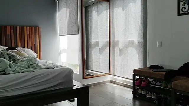 LauraaPeachh1 online show from April 2026 02:55:01 PM