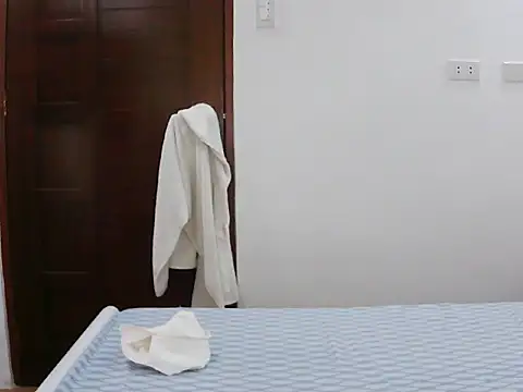 sexiesteyess online show from April 2026 04:27:01 AM