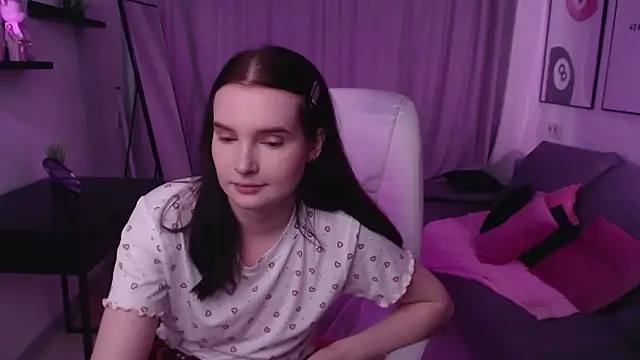 Kristen Bellle online show from April 2026 01:05:01 AM