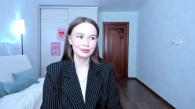 kittiangel00 online show from April 2026 12:33:01 PM