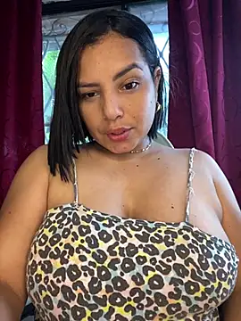 Kira33  online show from April 2026 09:39:01 PM