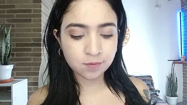 sweet-little online show from March 2026 04:33:01 PM