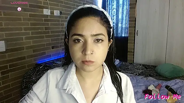 sweet-little online show from March 2026 02:00:01 PM