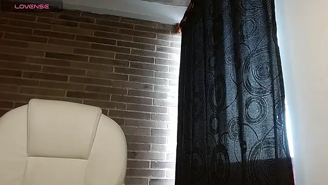 sweet-little online show from April 2026 12:29:02 PM