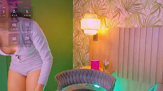 EmmaCollins01 online show from April 2026 04:11:02 PM