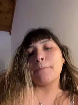 Snapshot of miicbebita chatting on June 2026 05:56:02 PM miicbebita online show from June 2026 05:56:02 PM