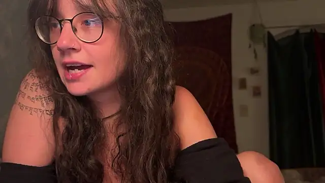 Snapshot of nyxo_ chatting on May 2026 08:50:02 PM nyxo online show from May 2026 08:50:02 PM