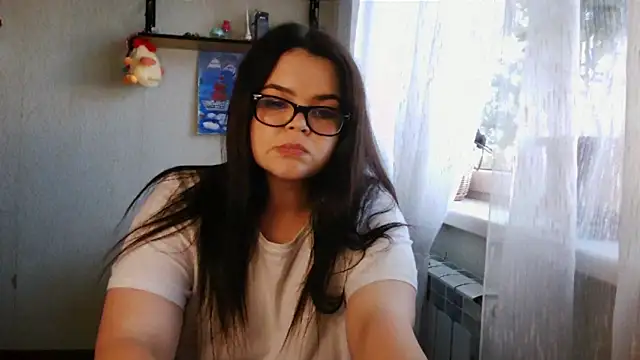 ElizaMoon01   online show from June 2026 02:33:01 PM