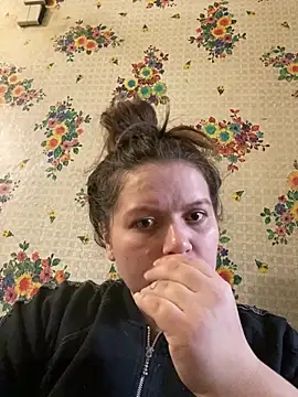 Nenssy555 online show from March 2026 01:14:02 PM