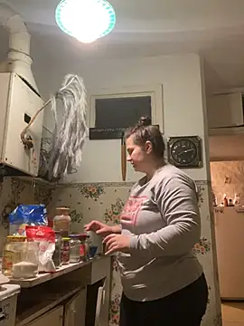 Nenssy555 online show from April 2026 05:10:01 PM