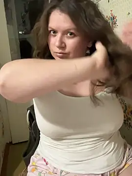 Nenssy555 online show from April 2026 07:52:02 PM