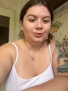 Nenssy555 online show from April 2026 01:38:02 PM