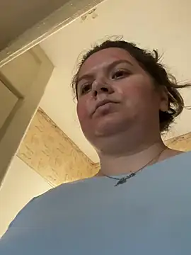 Nenssy555 online show from April 2026 02:42:01 PM