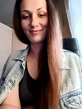 LunaCrystall online show from April 2026 04:15:02 PM